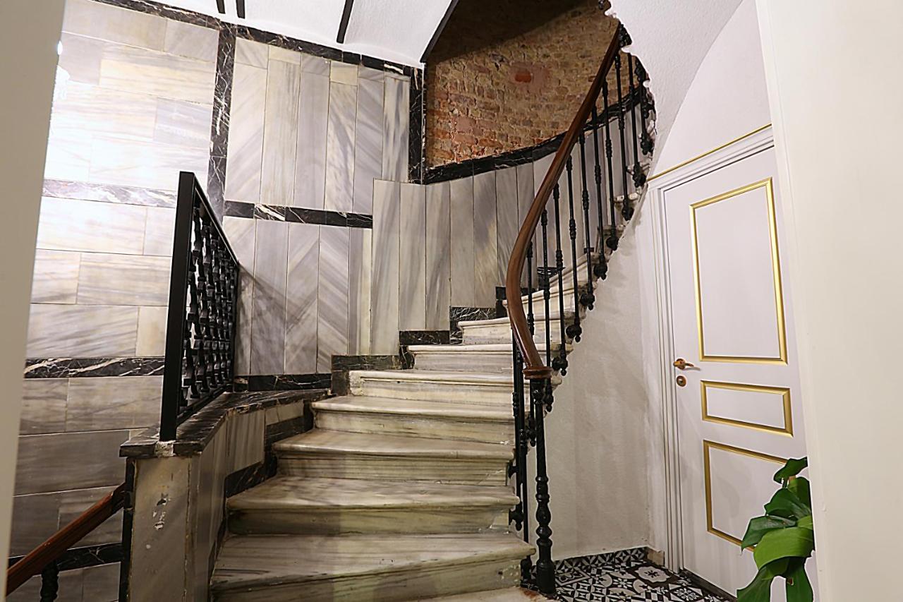 Istanbul Taksim Istiklal Street Kamil Hotel - Historical Екстер'єр фото