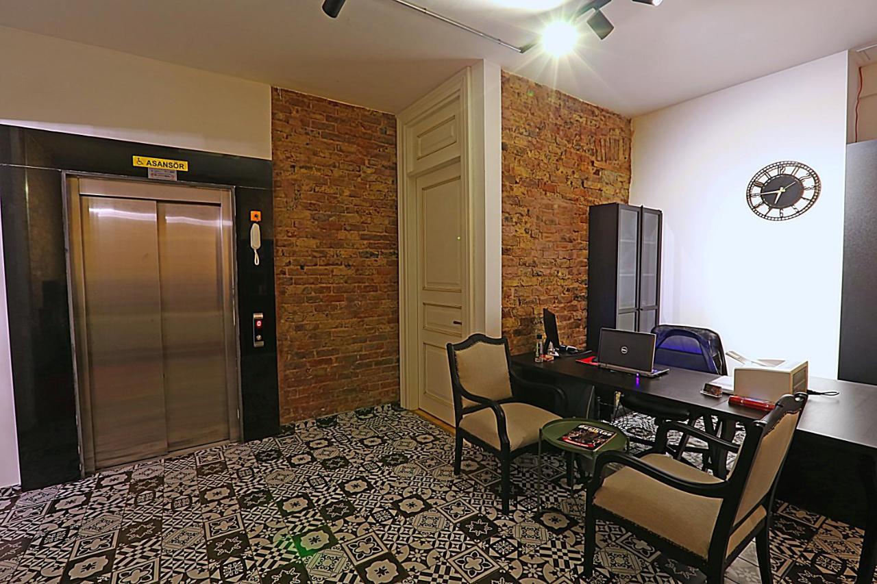 Istanbul Taksim Istiklal Street Kamil Hotel - Historical Екстер'єр фото