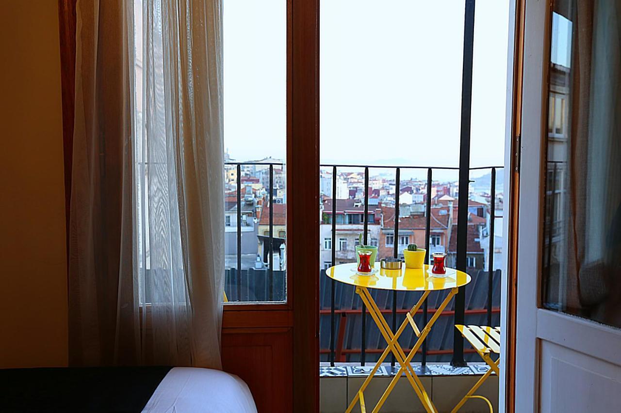 Istanbul Taksim Istiklal Street Kamil Hotel - Historical Екстер'єр фото
