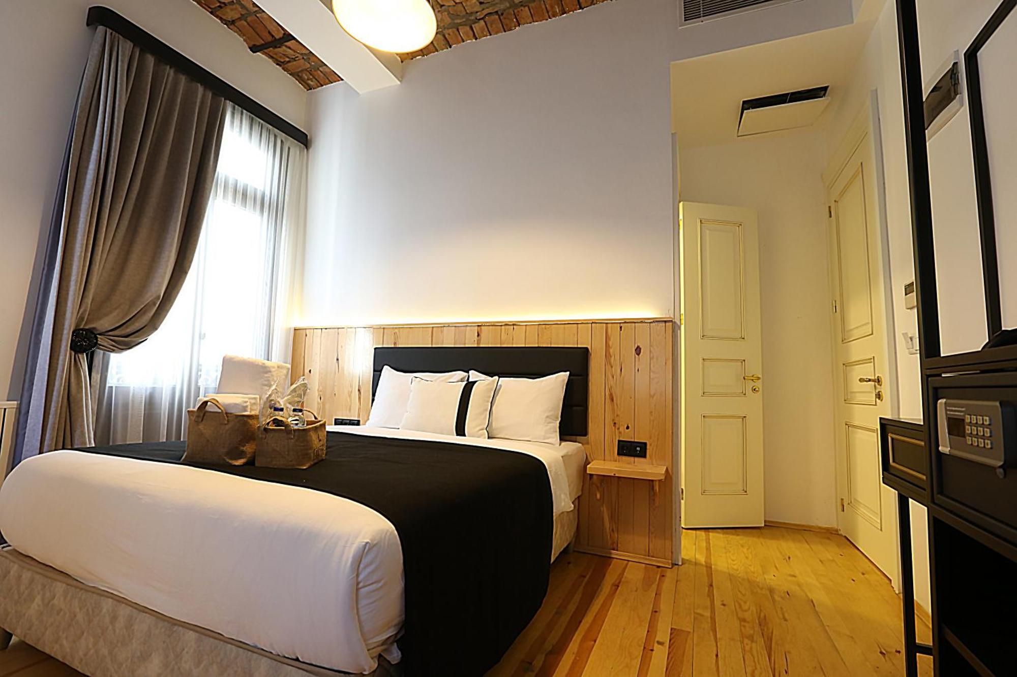 Istanbul Taksim Istiklal Street Kamil Hotel - Historical Номер фото