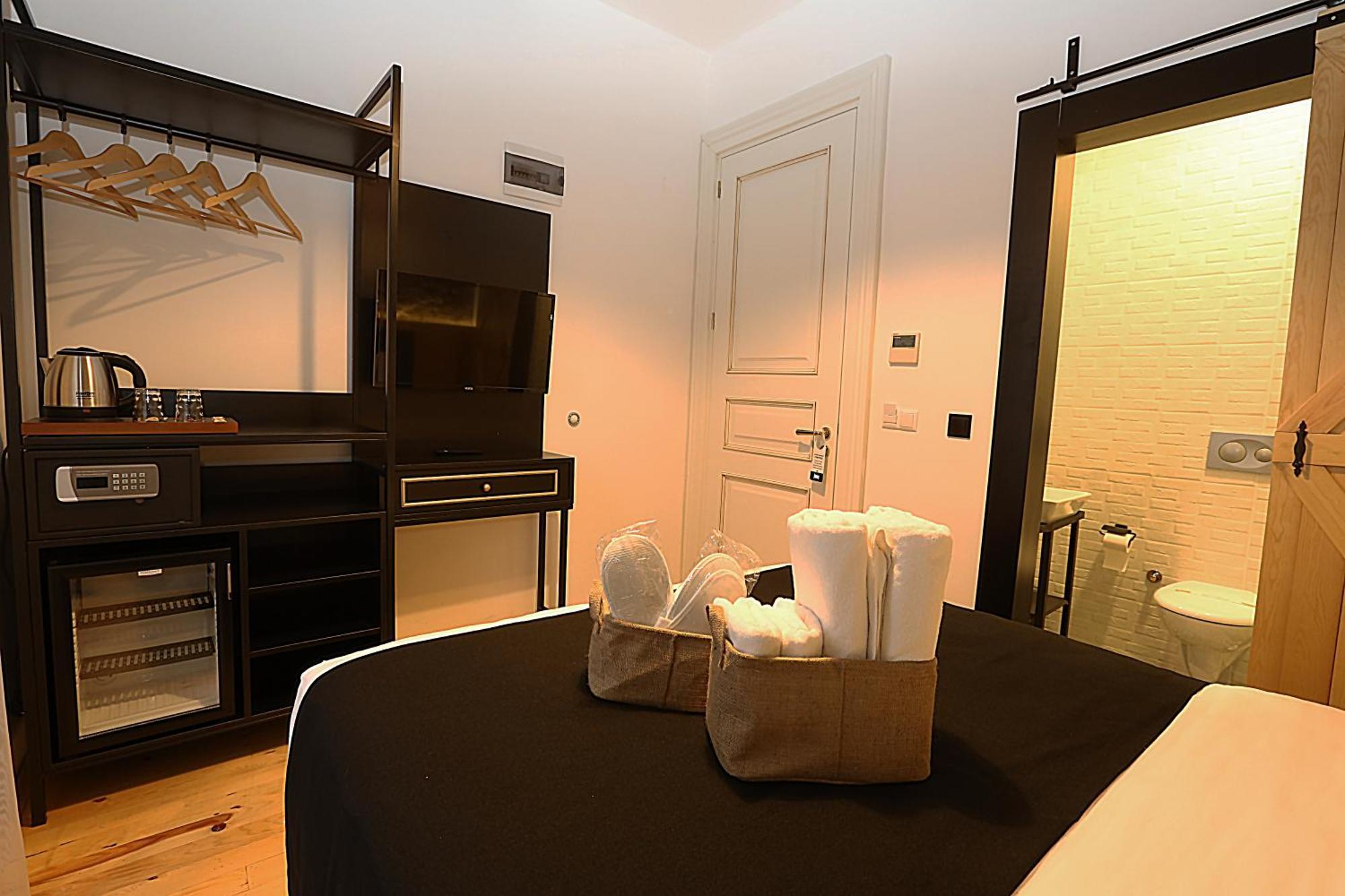 Istanbul Taksim Istiklal Street Kamil Hotel - Historical Номер фото