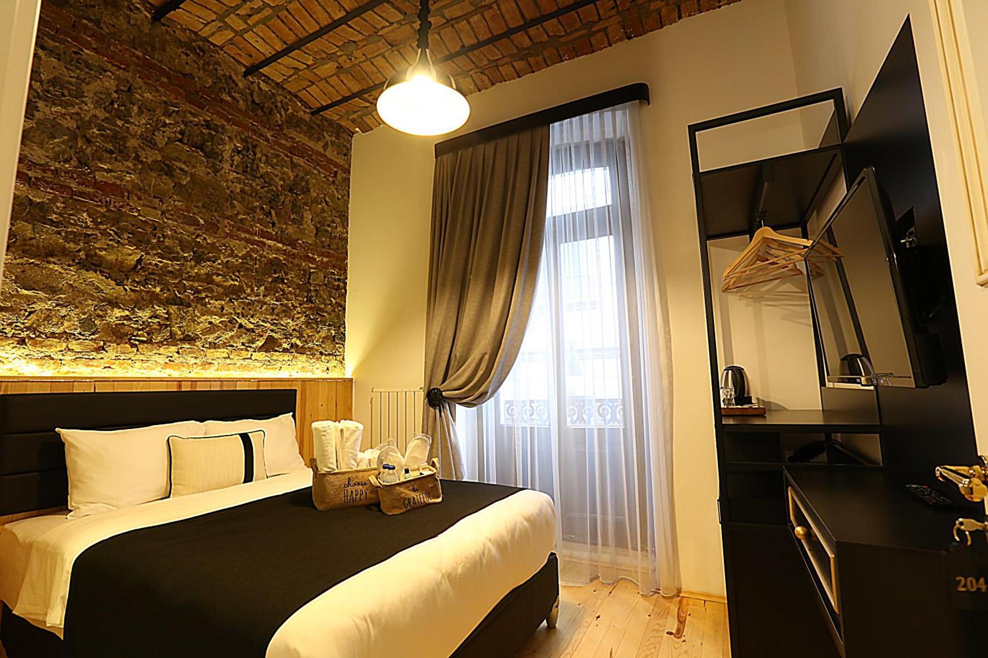 Istanbul Taksim Istiklal Street Kamil Hotel - Historical Номер фото