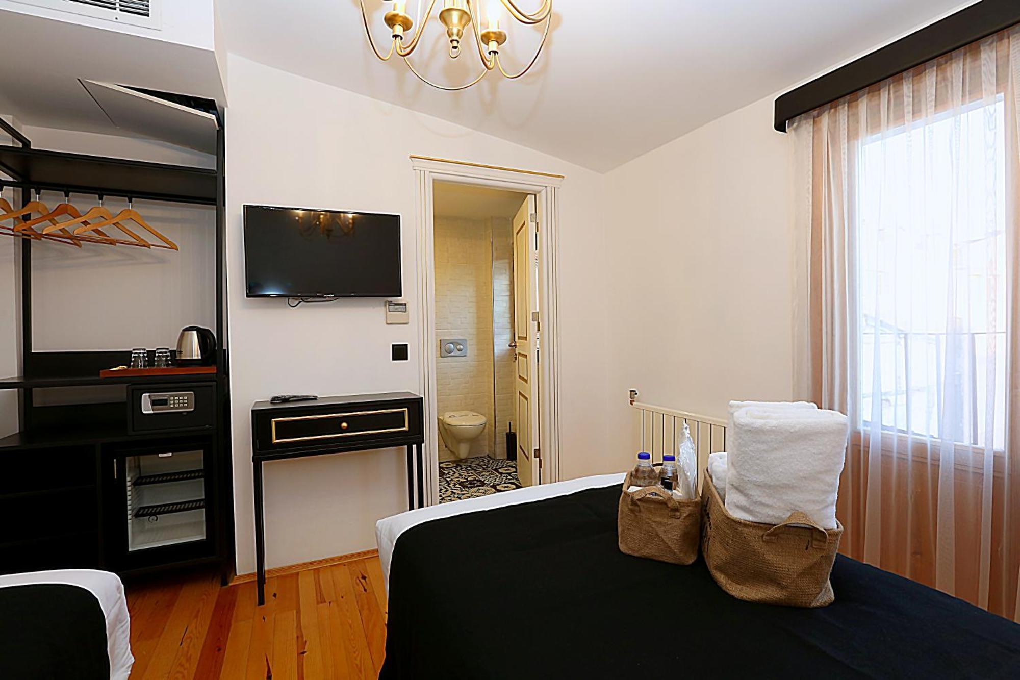 Istanbul Taksim Istiklal Street Kamil Hotel - Historical Номер фото