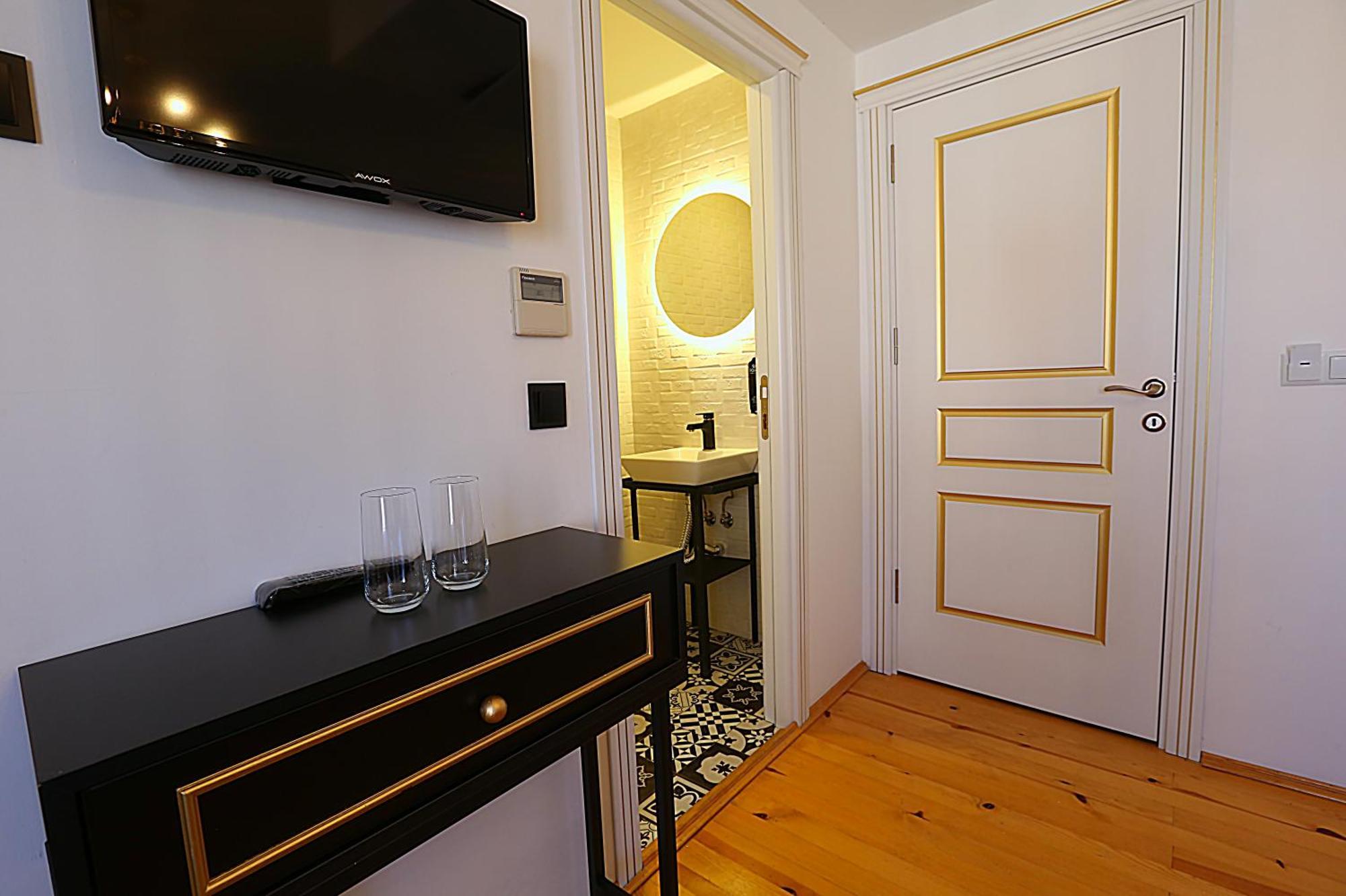 Istanbul Taksim Istiklal Street Kamil Hotel - Historical Номер фото