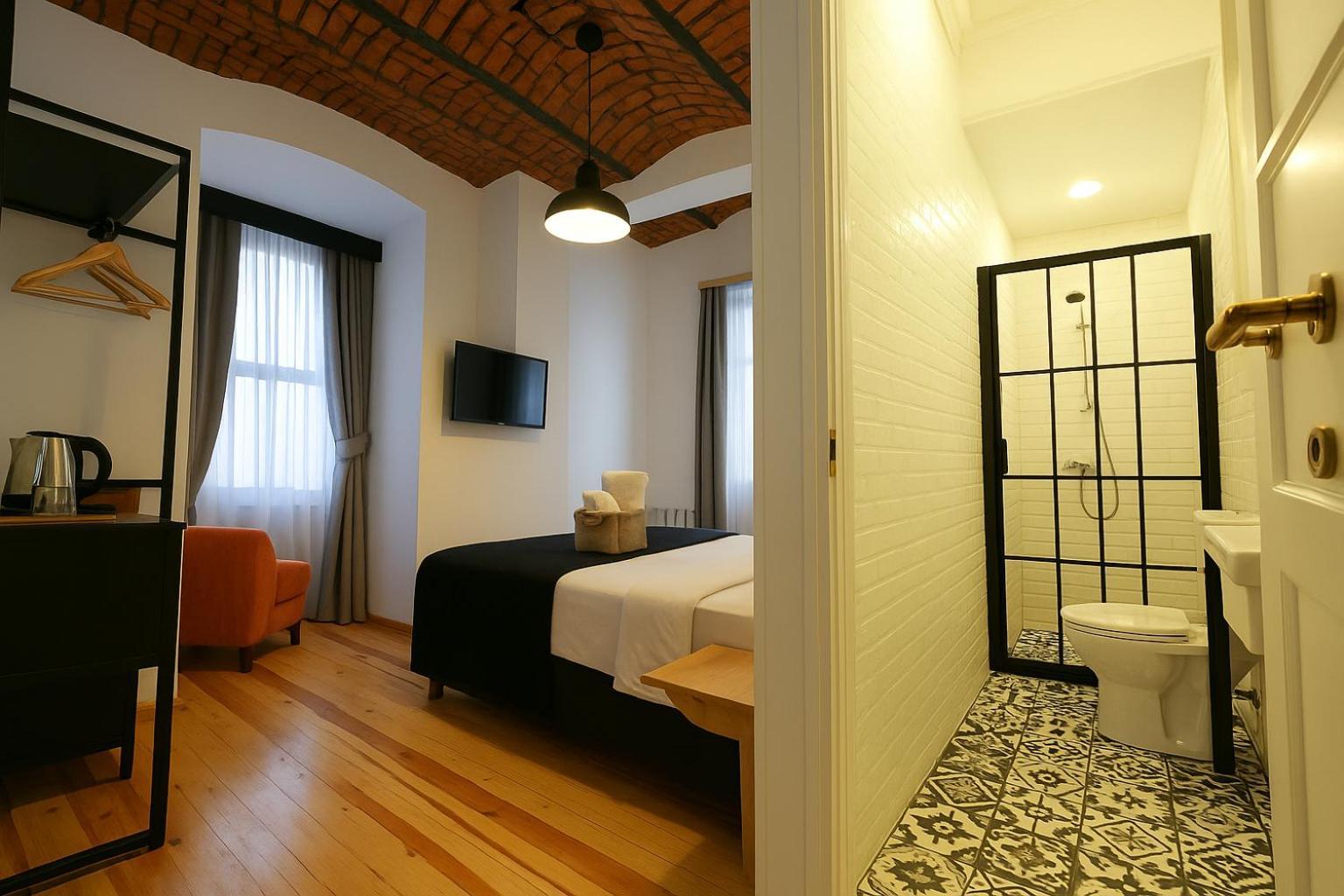 Istanbul Taksim Istiklal Street Kamil Hotel - Historical Екстер'єр фото