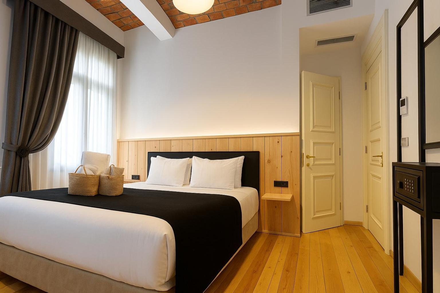 Istanbul Taksim Istiklal Street Kamil Hotel - Historical Екстер'єр фото