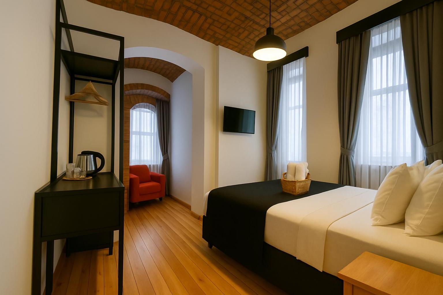 Istanbul Taksim Istiklal Street Kamil Hotel - Historical Екстер'єр фото
